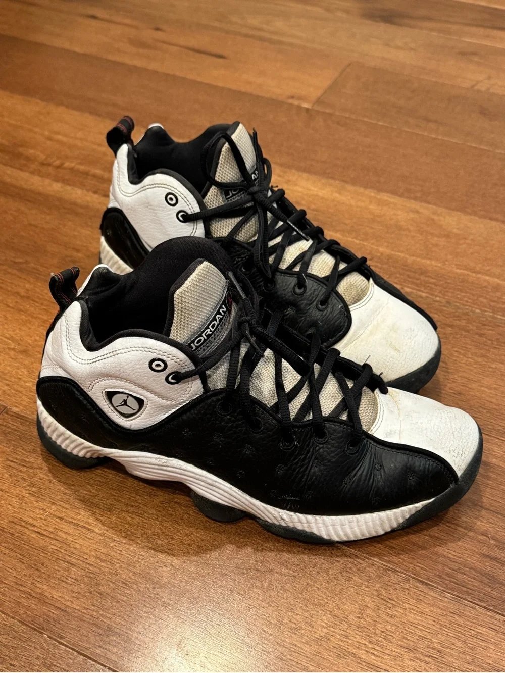 NIKE AIR JORDAN Jumpman Team ll Sneakers